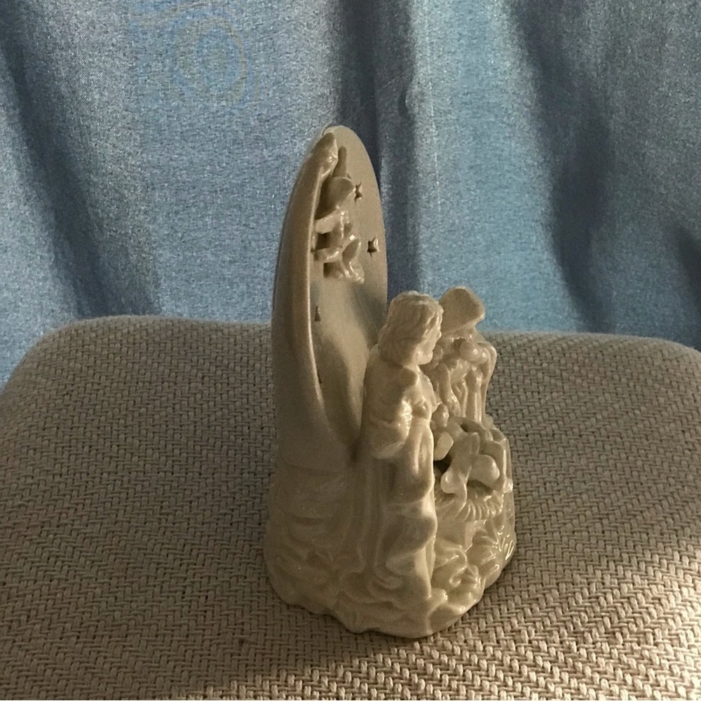 Jade Nativity Tea Light - Picture 3 of 4